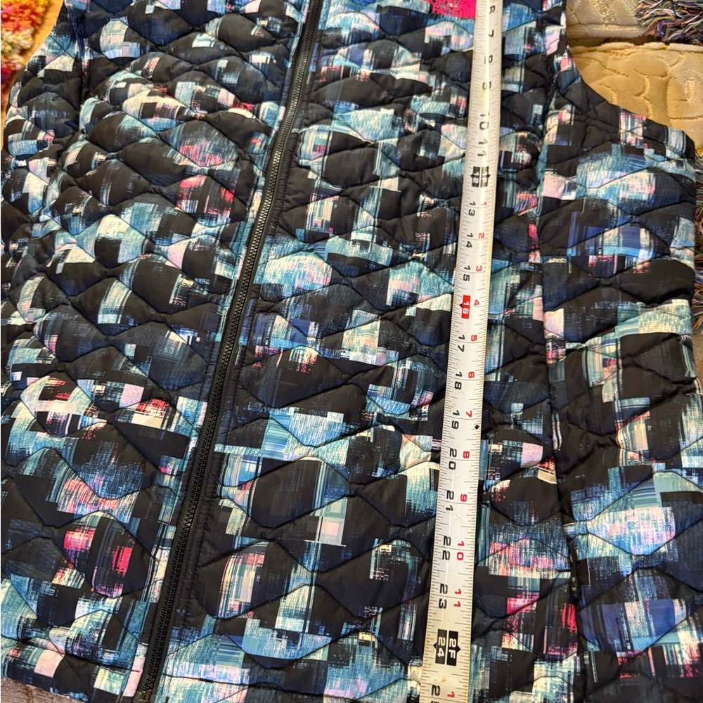 North Face Patterned Vest - image 6